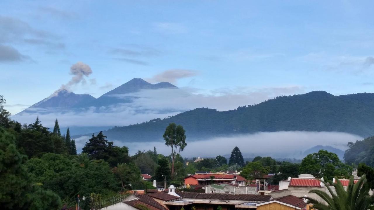 Ixkanul Antigua Hotel Bagian luar foto