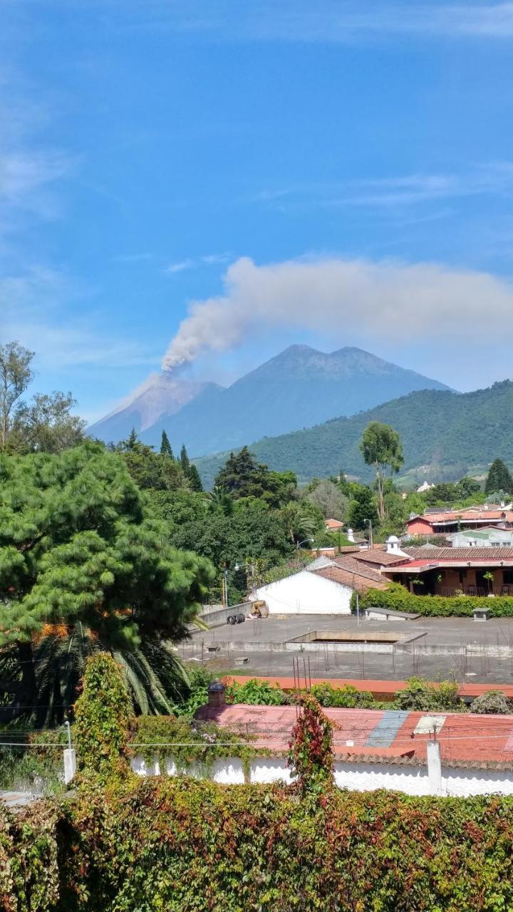 Ixkanul Antigua Hotel Bagian luar foto