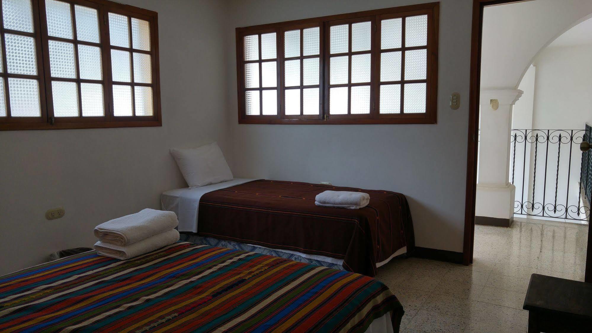 Ixkanul Antigua Hotel Bagian luar foto